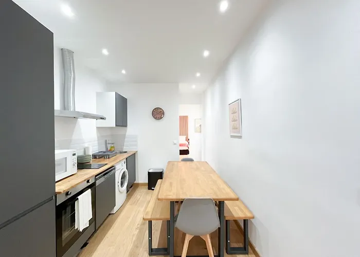 Urban Flat 198 - Maison De Basfroi Apartment